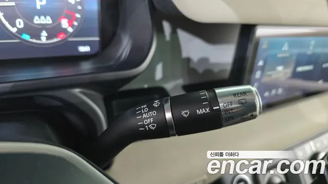Land Rover Defender 2021 thumb 3