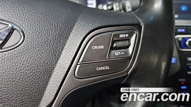 Hyundai Santa Fe 2017 thumb 12