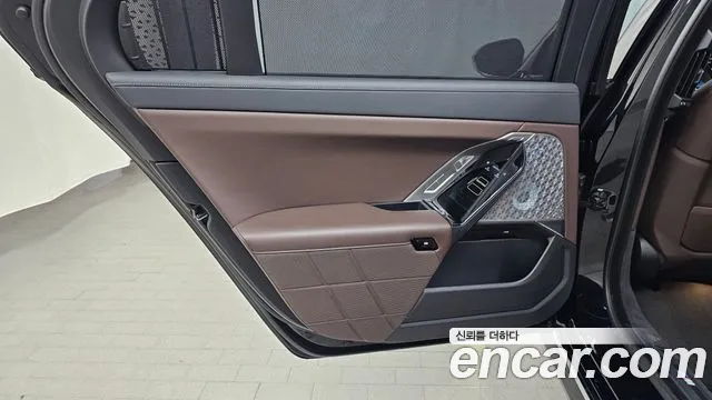 BMW 7 серии 2023 thumb 11