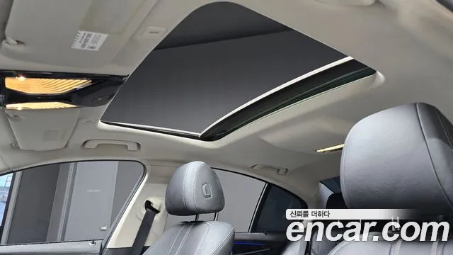 BMW 5 серии 2018 thumb 11