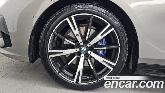 BMW 5 серии 2025 thumb 8