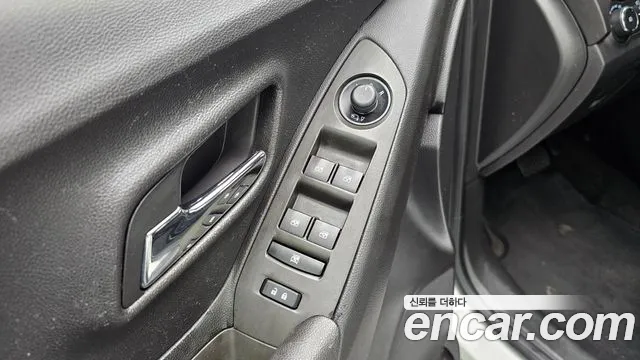 Chevrolet Tracker 2015 thumb 6