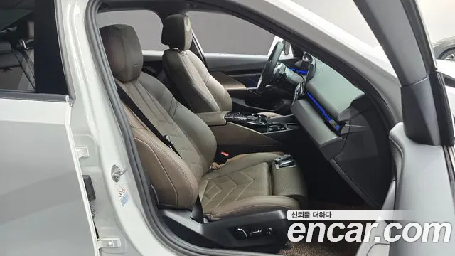 BMW 5 серии 2024 thumb 12