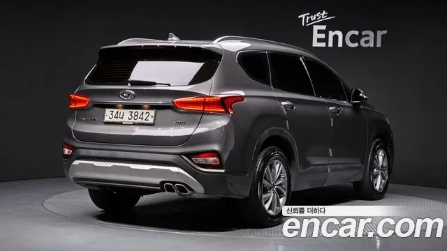 Hyundai Santa Fe 2019 thumb 4