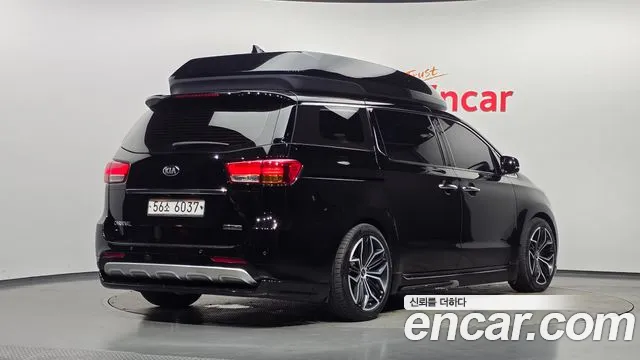 Kia Carnival 2017 thumb 9