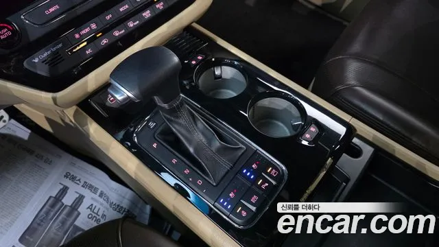 Kia Carnival 2017 thumb 5