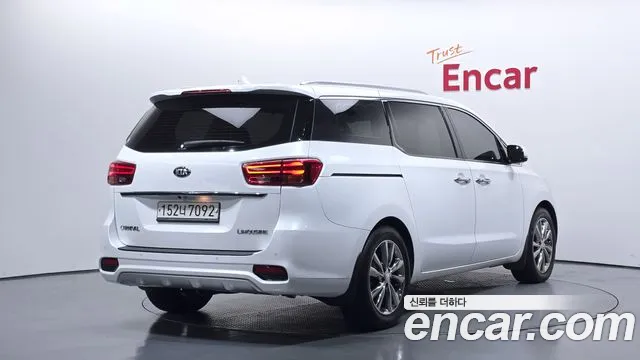 Kia Carnival 2018 thumb 10