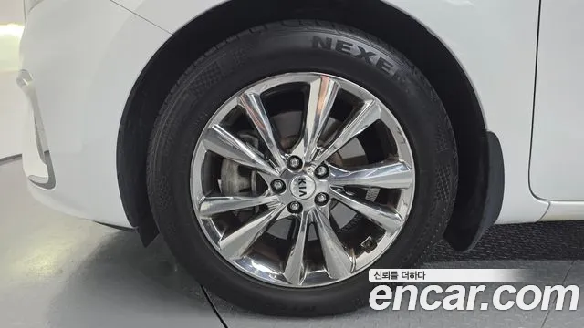 Kia Carnival 2018 thumb 8