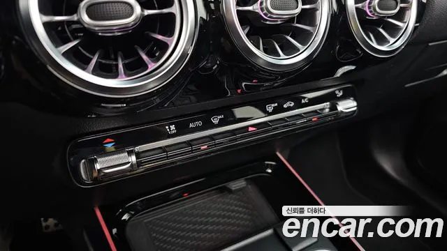 Mercedes-Benz GLA 2020 thumb 12