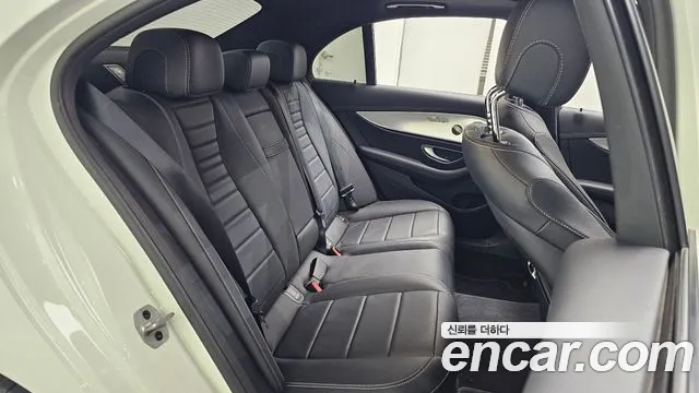 Mercedes-Benz E-Класс 2021 thumb 3