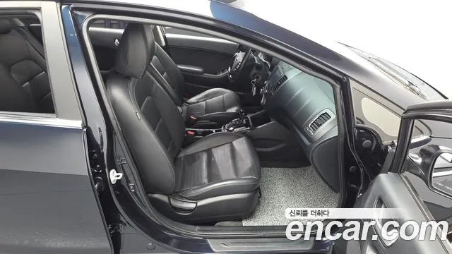 Kia K3 2016 thumb 10