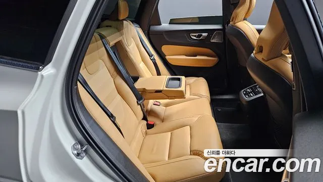 Volvo XC60 2021 thumb 8