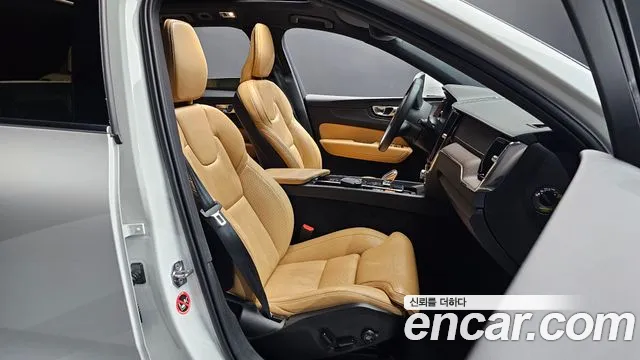 Volvo XC60 2021 thumb 11