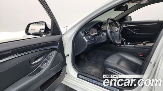 BMW 5 серии 2016 thumb 5