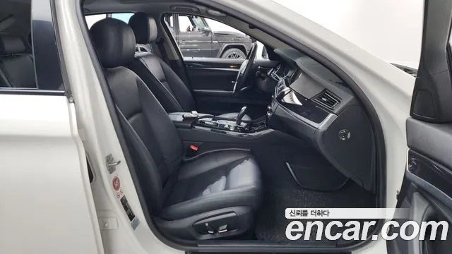 BMW 5 серии 2016 thumb 2