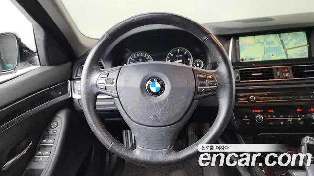 BMW 5 серии 2016 thumb 11