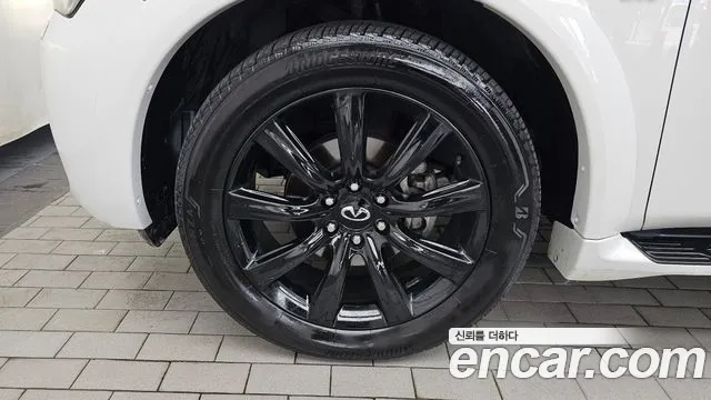 Infiniti QX80 2014 thumb 8