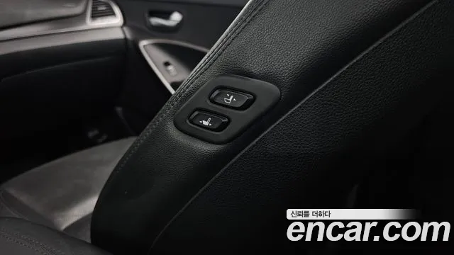 Hyundai Santa Fe 2016 thumb 3