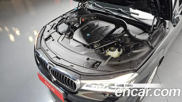 BMW 7 серии 2015 thumb 9