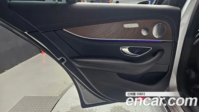 Mercedes-Benz E-Класс 2019 thumb 8