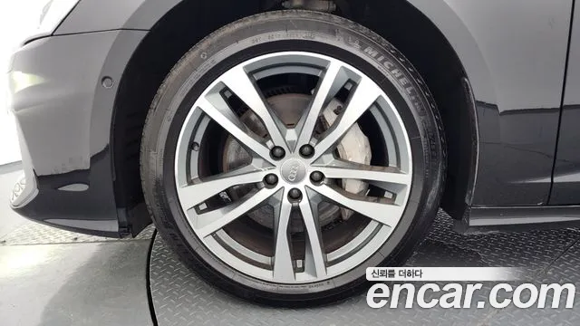 Audi A6 2021 thumb 3