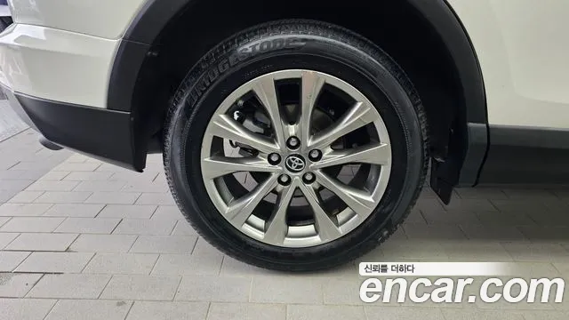 Toyota RAV4 2017 thumb 3