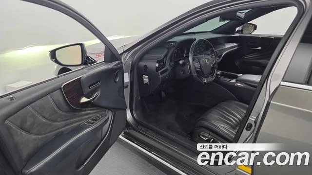 Lexus LS 2019 thumb 5