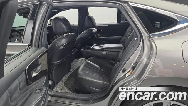 Lexus LS 2019 thumb 12