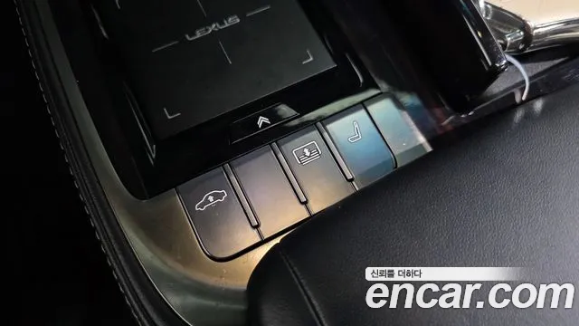 Lexus LS 2019 thumb 3
