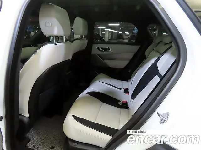 Land Rover Range Rover Velar 2017 thumb 7