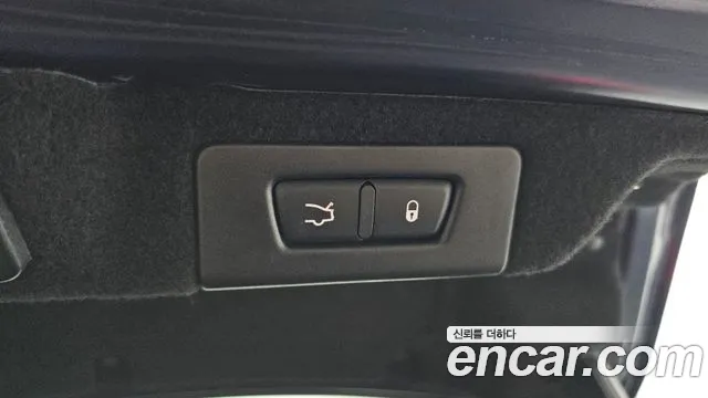 Maserati Quattroporte 2018 thumb 7