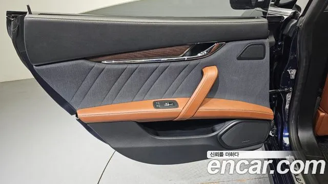Maserati Quattroporte 2018 thumb 9