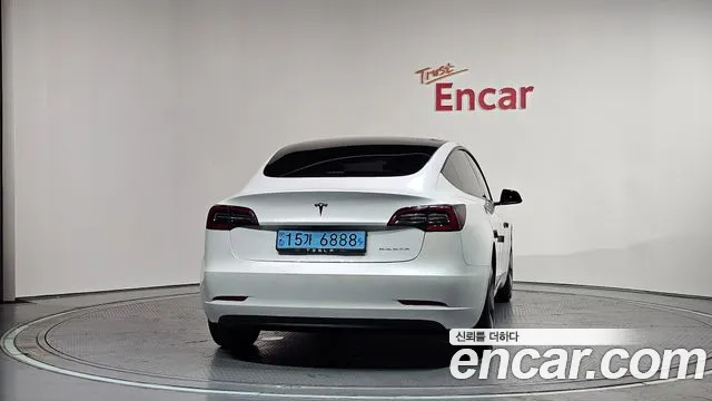 Tesla Model 3 2022 thumb 6