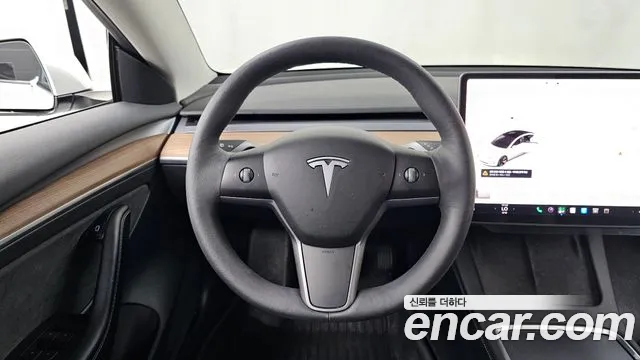Tesla Model 3 2022 thumb 4