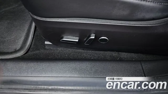 Tesla Model 3 2022 thumb 9