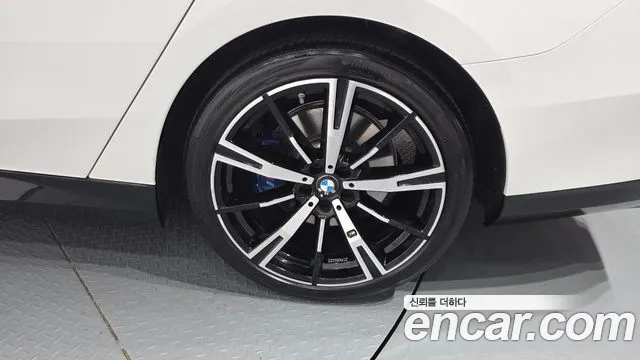 BMW 5 серии 2024 thumb 12