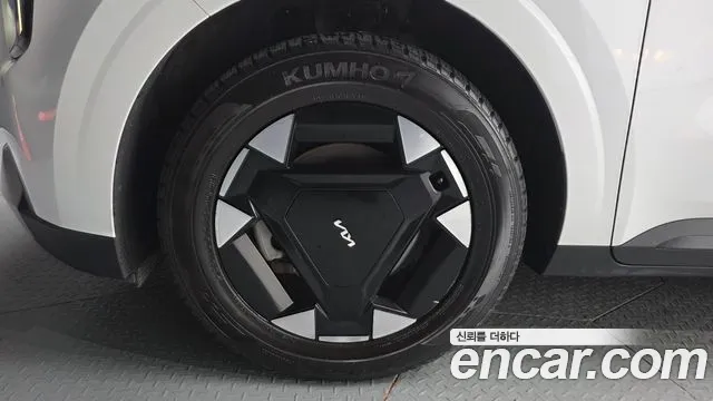 Kia Carnival 2024 thumb 10