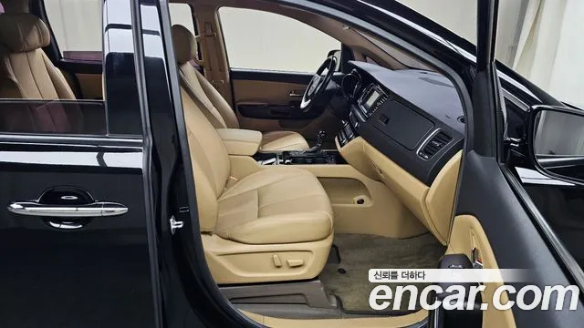 Kia Carnival 2015 thumb 7