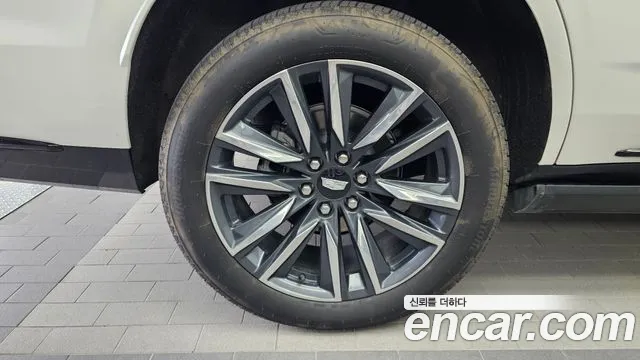 Cadillac Escalade 2023 thumb 2