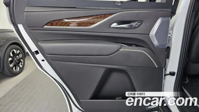 Cadillac Escalade 2023 thumb 8
