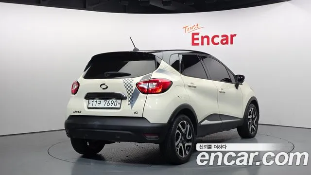 Renault Captur 2015 thumb 10