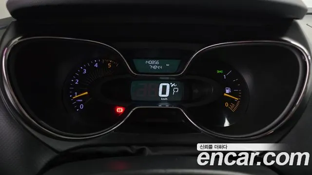 Renault Captur 2015 thumb 12