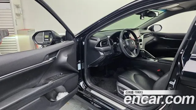 Toyota Camry 2021 thumb 7