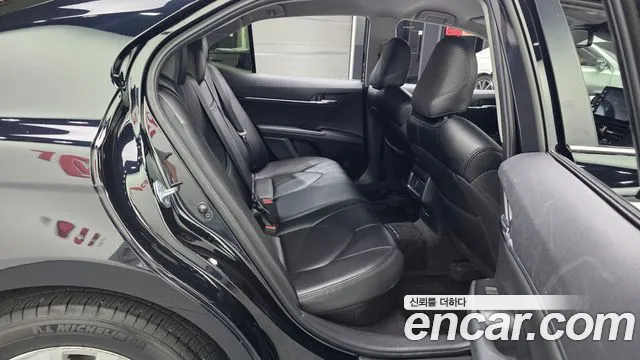 Toyota Camry 2021 thumb 9