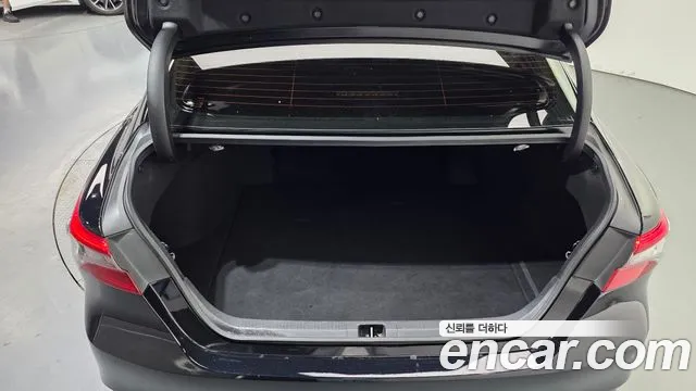 Toyota Camry 2021 thumb 3