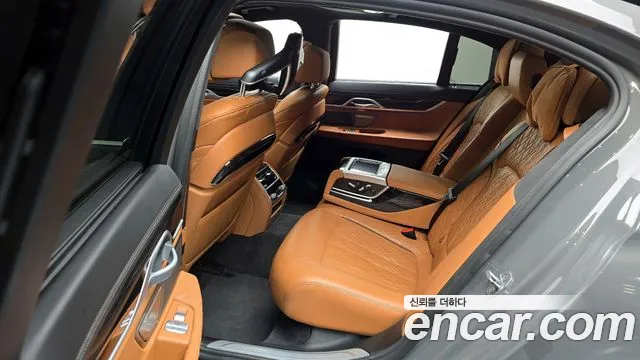 BMW 7 серии 2021 thumb 2