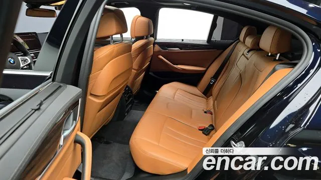 BMW 5 серии 2022 thumb 10