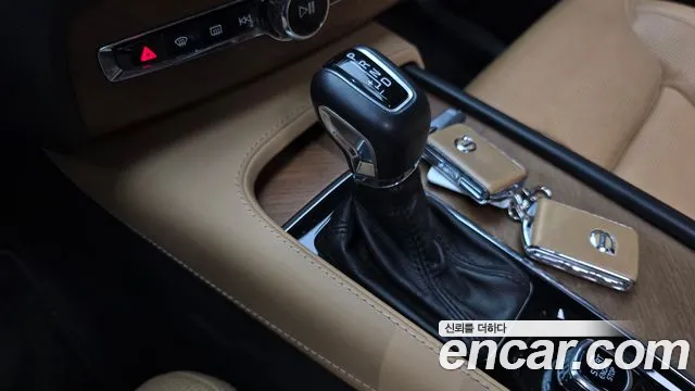 Volvo XC90 2018 thumb 7