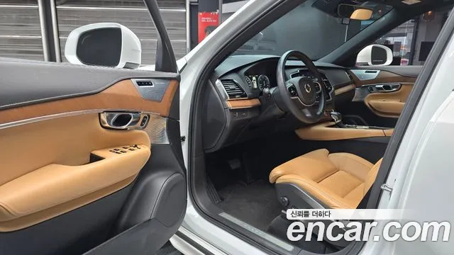 Volvo XC90 2018 thumb 11