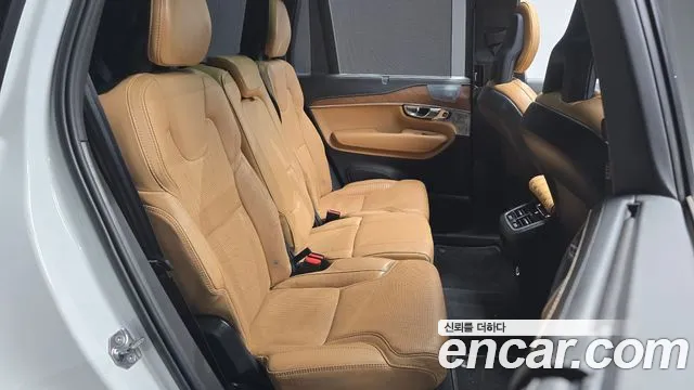Volvo XC90 2018 thumb 12